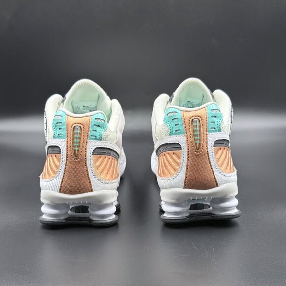 Wmns Nike Shox Enigma 'Aurora Green Rose Gold' - Picture 4 of 11